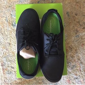 Mens Howard Black Superfeet Shoes